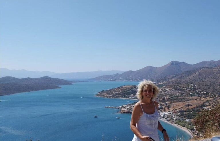 Sara VALLA - Life is a Journey. Inside and Out.